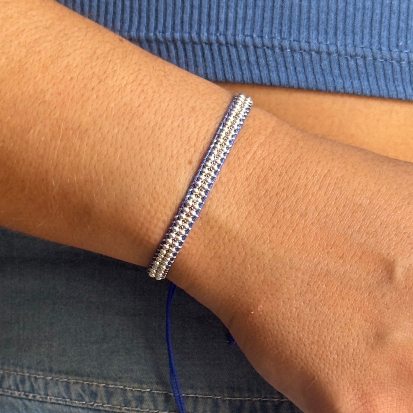 Brazalete tejido y ajustable Plata
